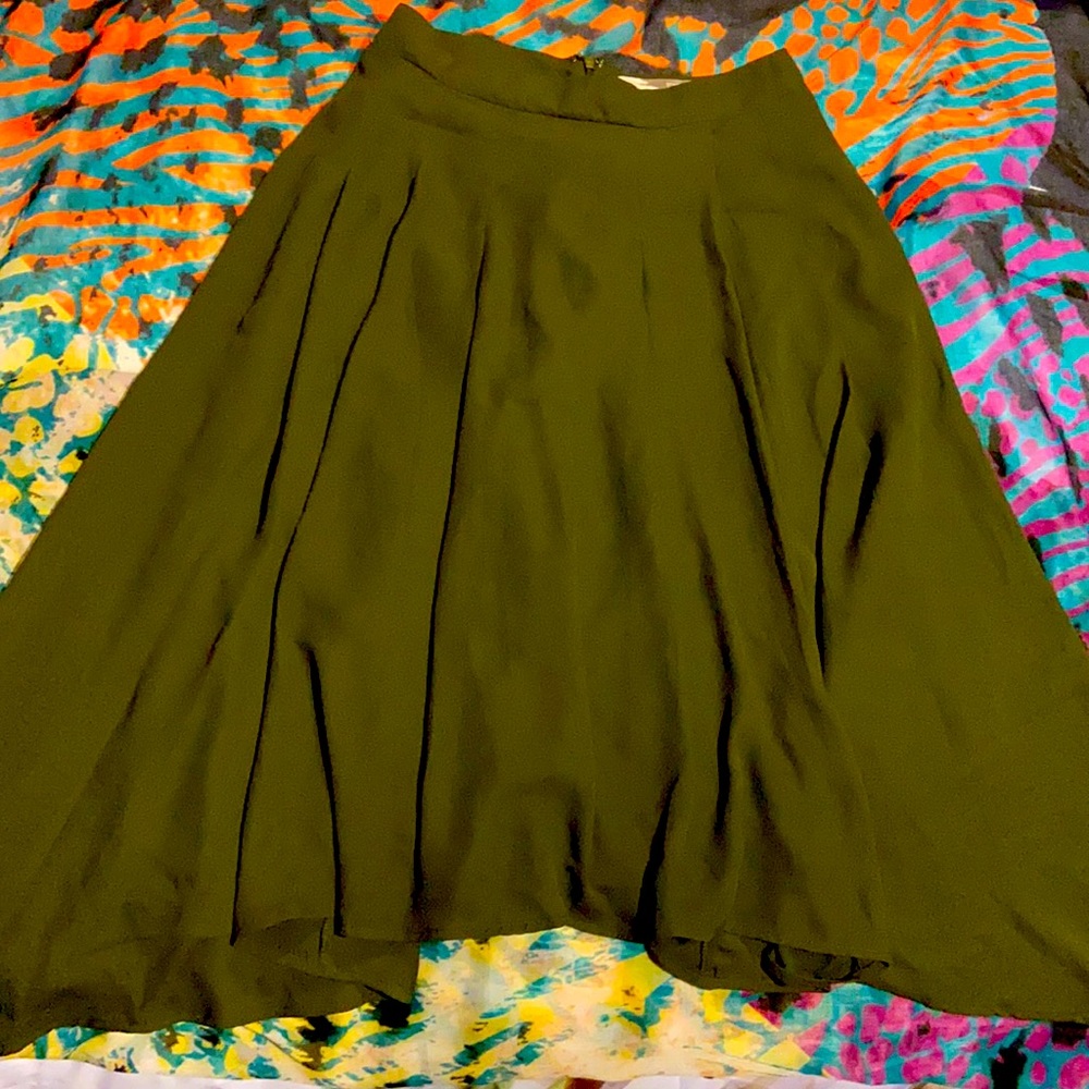 Forever 21 Contemporary Olive Skirt Calf